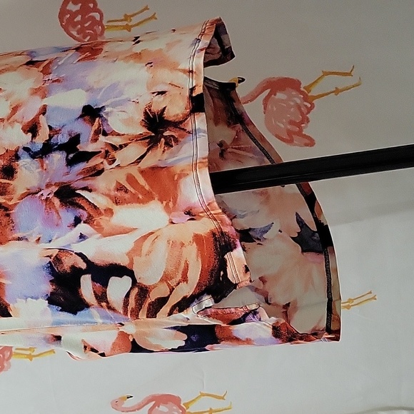 Vera Wang Floral Tank - Picture 6 of 8